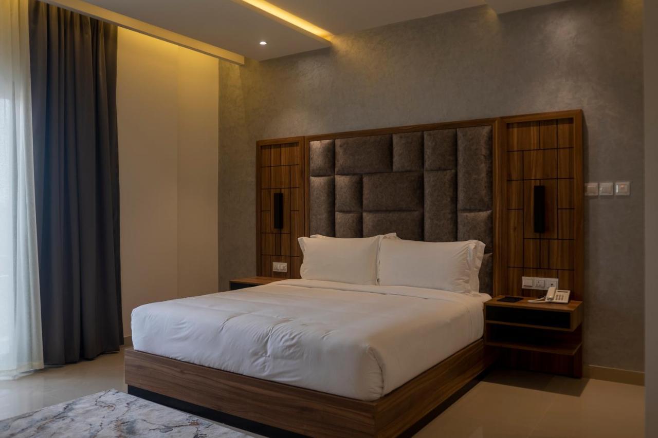 Resort The Plaza &